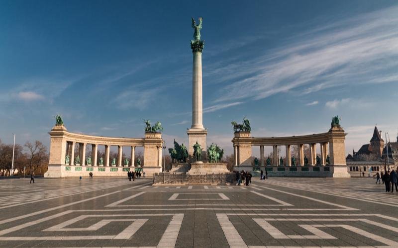 Heroes’ Square and City Park
